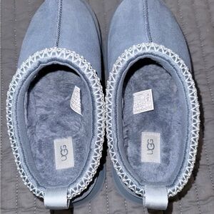 UGG women’s Taz slip on
